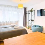 Апартаменти Immostay G#3 Zentrales Mit Balkonblick