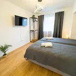 Immostay G#3 Zentrales Mit Balkonblick *