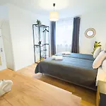 Immostay G#3 Zentrales Mit Balkonblick Апартаменти