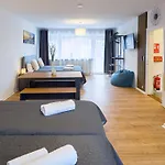 Апартаменти Immostay G#3 Zentrales Mit Balkonblick