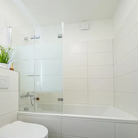 Immostay G#3 Zentrales Mit Balkonblick *